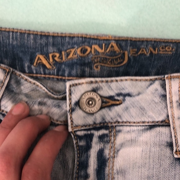 Arizona jean shorts size 5 - Picture 3 of 7